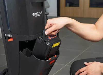 Aspiradora industrial para líquidos y polvo Numatic WVD 570